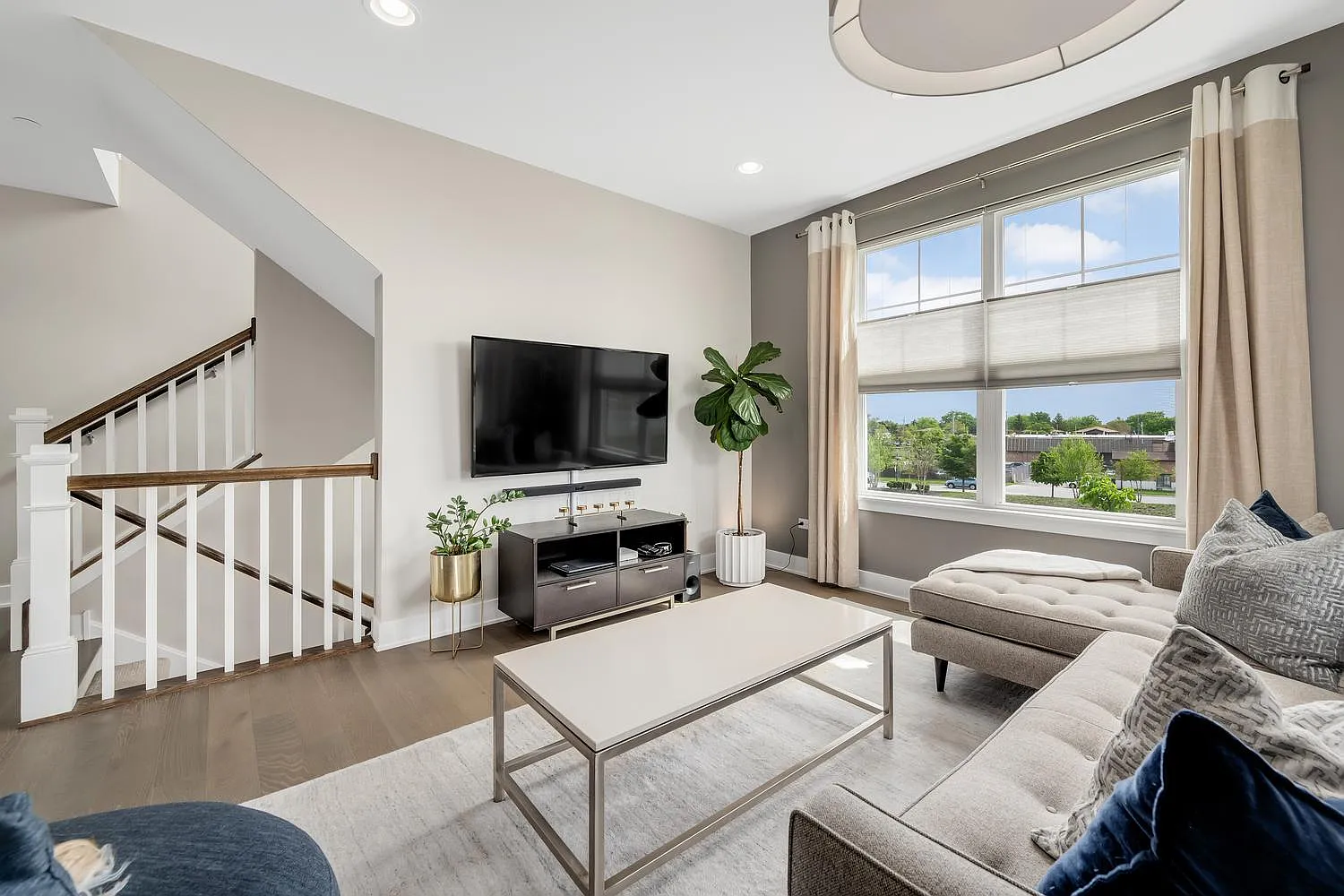 2 bed, 1790 sqft, $4,450 — Photo 2