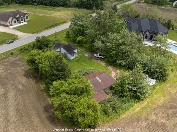 5075 N Talbot Rd, Tecumseh, ON N0R 1K0