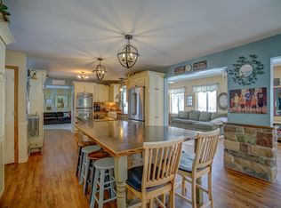 843 Devonshire Rd, Stoughton, WI 53589