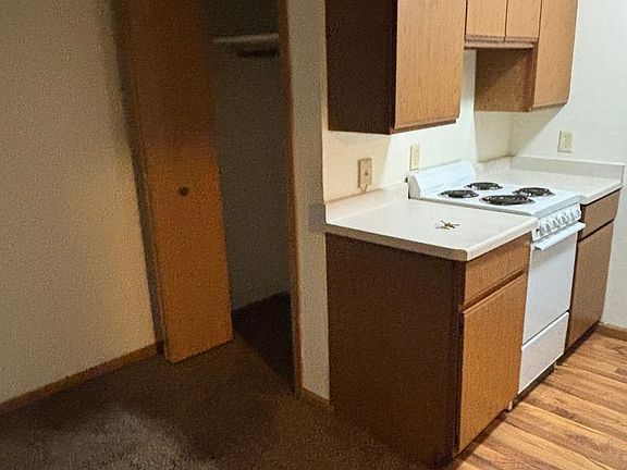 3rd image of 1121 Macarthur Rd #3