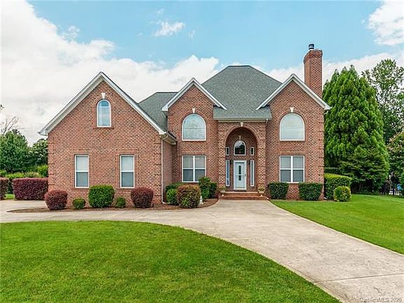 3rd image of 111 Mandarin Dr