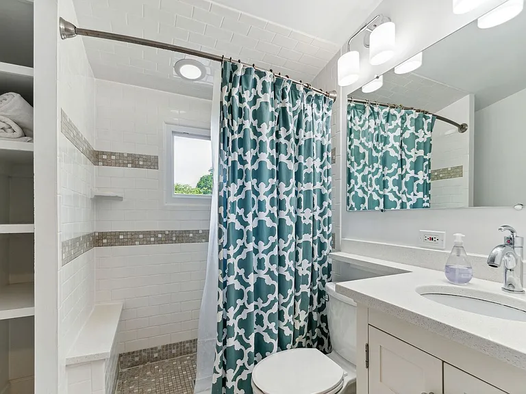 9909 Gardiner Ave — Photo 18