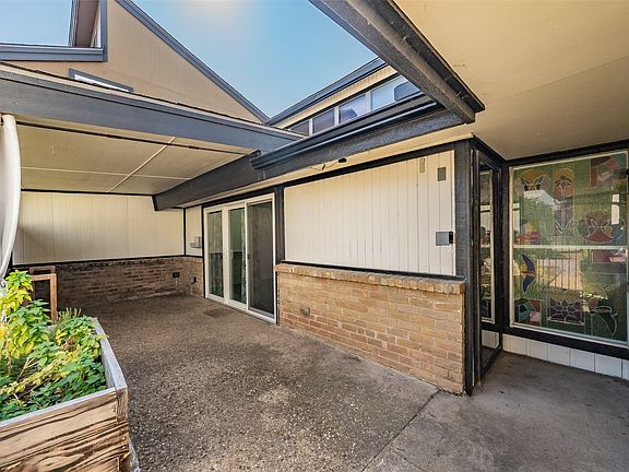 5th image of 5520 Willow Cir