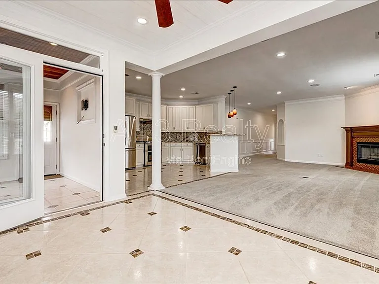 1033 Pinehurst Dr — Photo 20