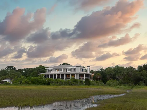 2302 Raven Dr, Sullivans Island, SC 29482