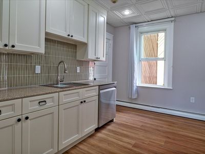 6 Chatham Pl APT 6, Worcester, MA, 01609