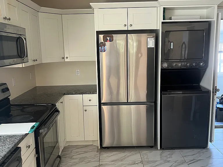 121-123 Clarence St #1 — Photo 3