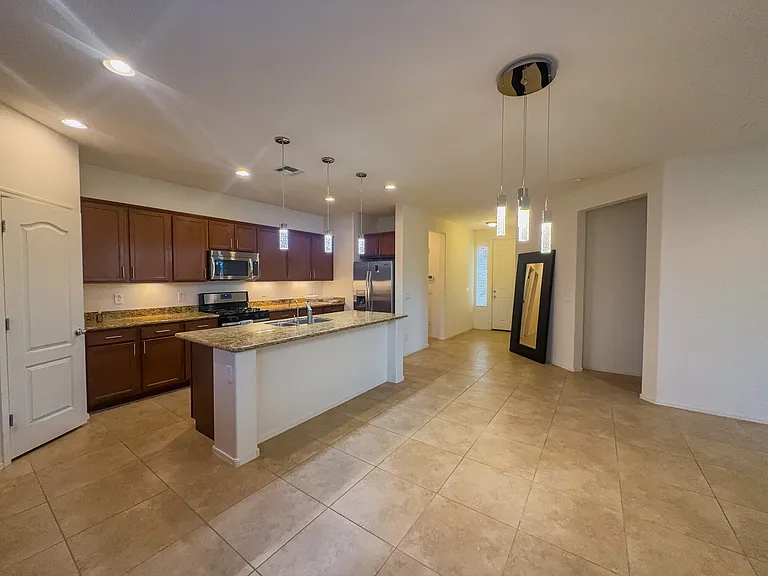 21005 E Pecan Ln — Photo 2