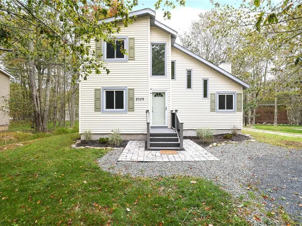 2139 Rosemont Dr, Tobyhanna, PA 18466