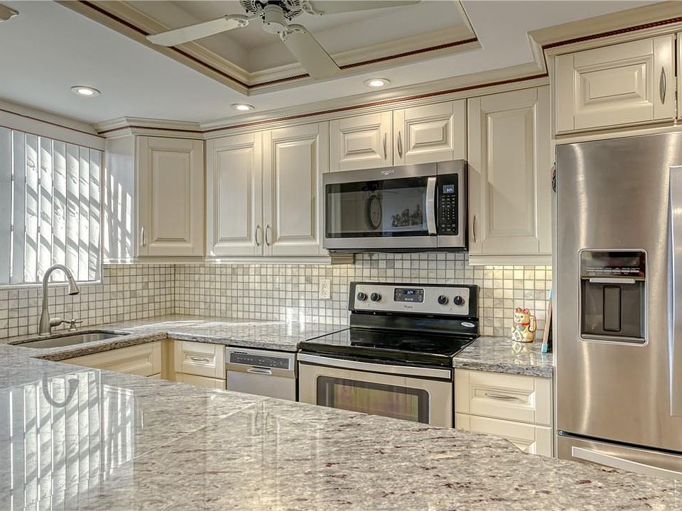 2nd image of 2731 NE 14th St Causeway #630