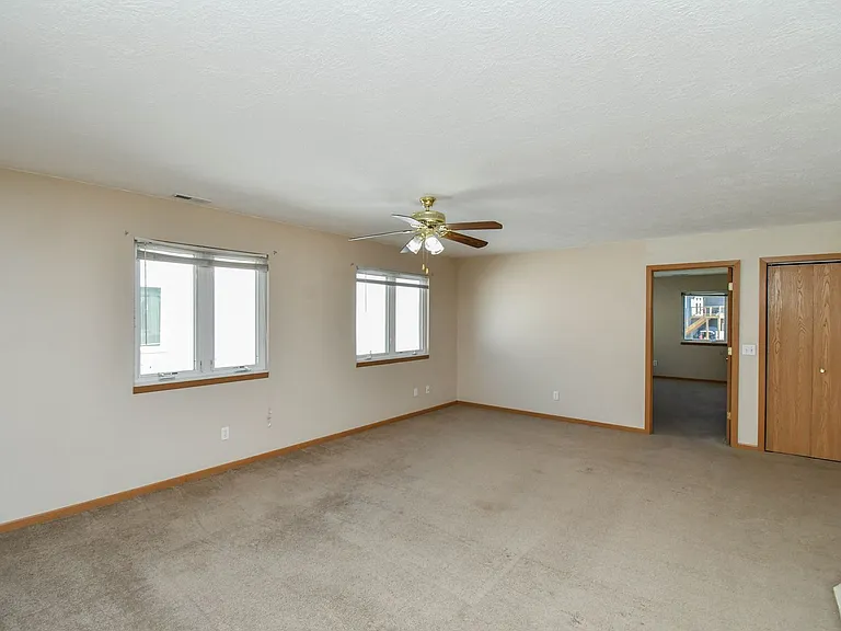 1420 E Redwood Blvd — Photo 15