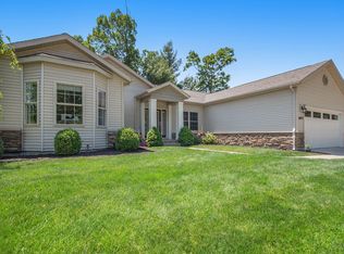 14177 Landon Ln, Grand Haven, MI 49417