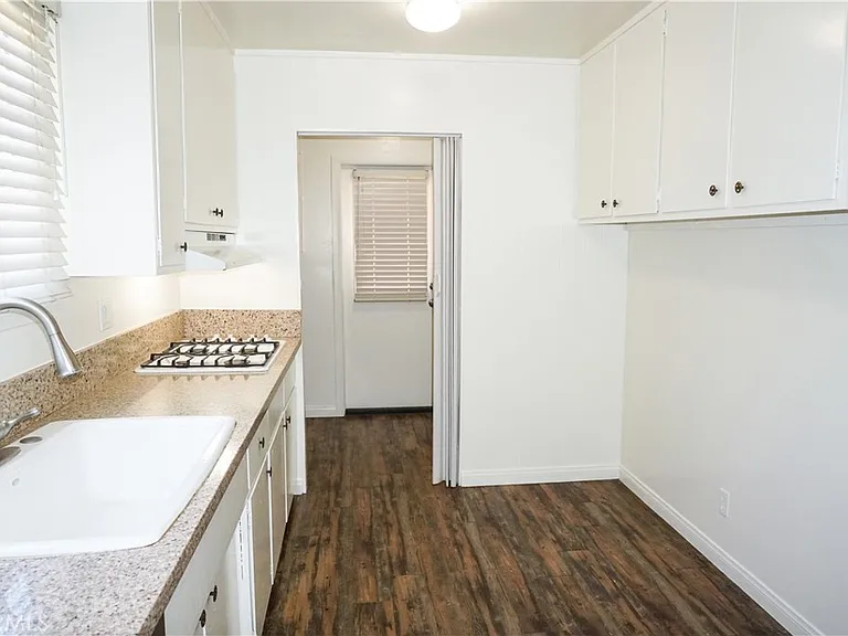 23003 Runnymede St — Photo 11