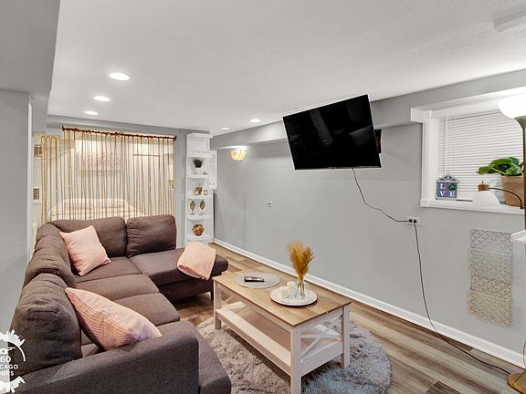 2nd image of 2438 N Maplewood Ave