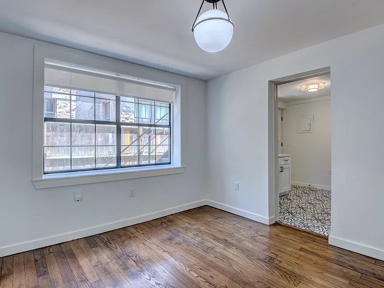 1520 Broadway St — Photo 7