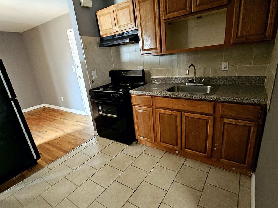 1st image of 104 Montclair Ave #1B