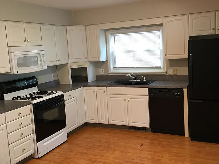 110 Sunrise Ter — Photo 2
