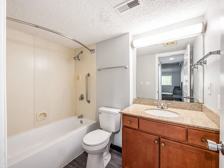 ReVi Columbus East — Photo 21