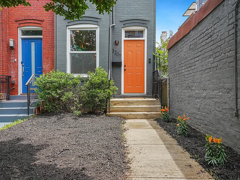 3207 Sherman Ave NW — Photo 2