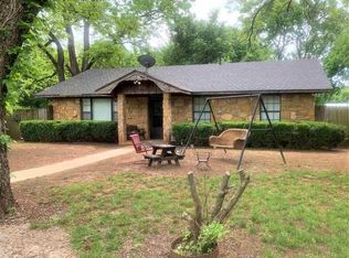 110 North Ave, Comanche, OK 73529