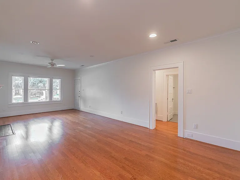 5313 Collinwood Ave — Photo 6