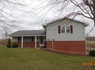 137 Pond Rd, Spring Church, PA 15686