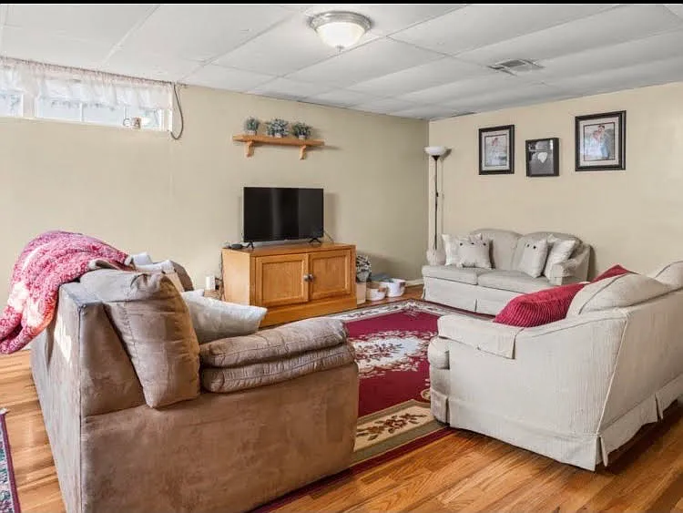 2 bed, 981 sqft, $1,295 — Photo 3