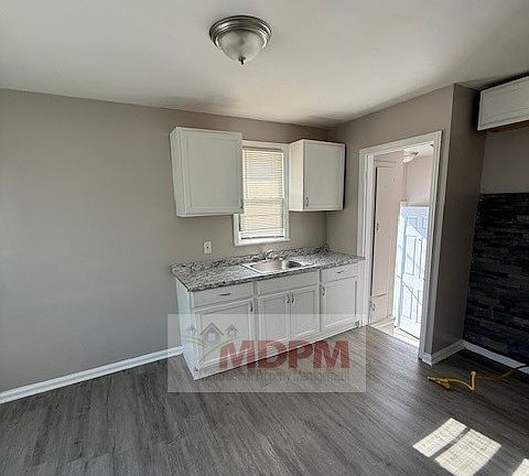 5th image of 18403 Conley St