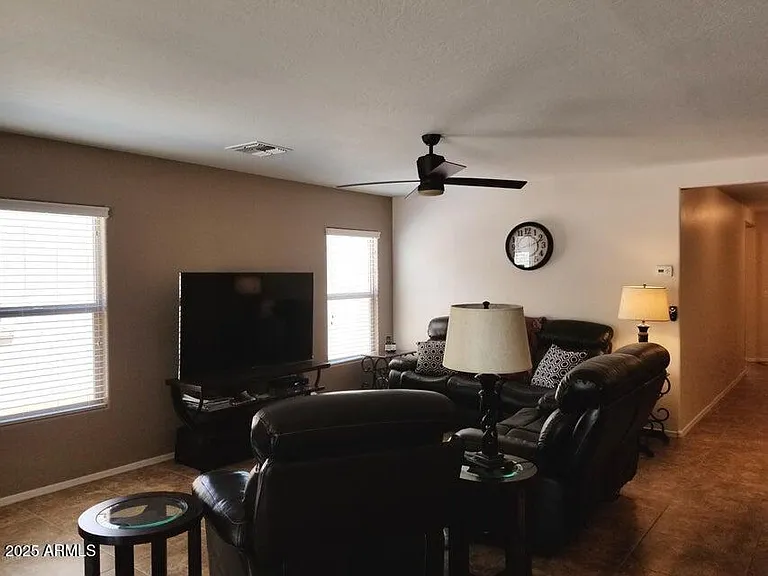 40250 W Green Ct — Photo 16