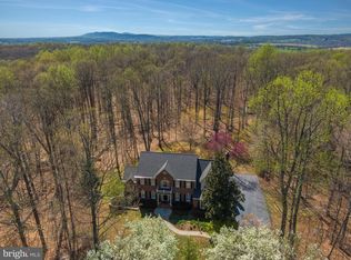 22049 Woodwinds Dr, Leesburg, VA