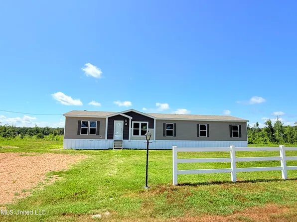 100 Storm Cv, Grenada, MS 38901