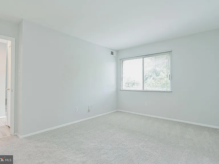 8000 Le Havre Pl #12 — Photo 12