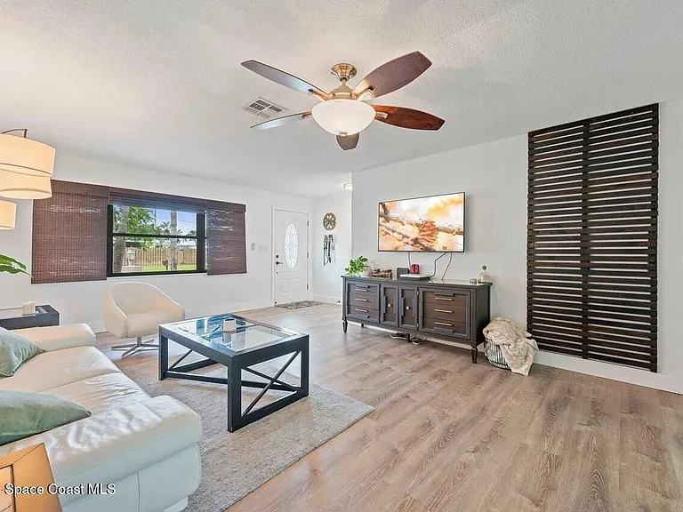 340 Greenway Ave — Photo 6