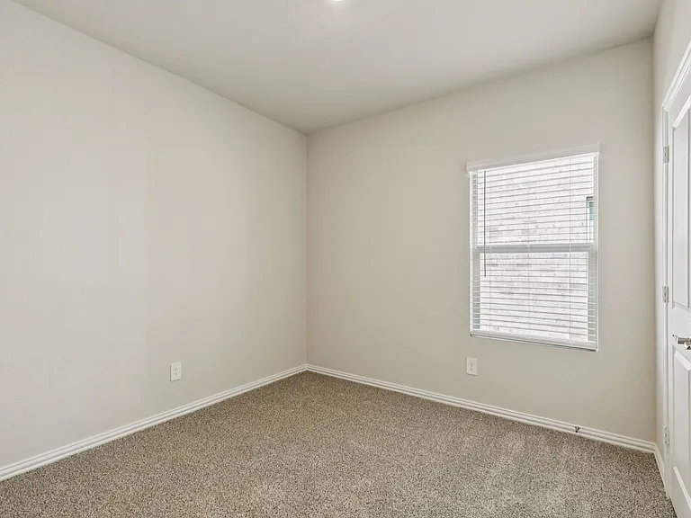 606 Travine Dr — Photo 15