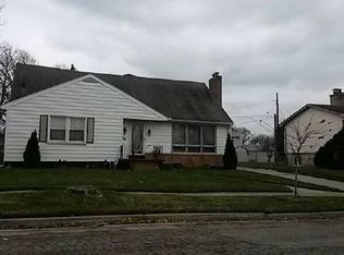 517 Heather Ln, Lansing, MI 48915