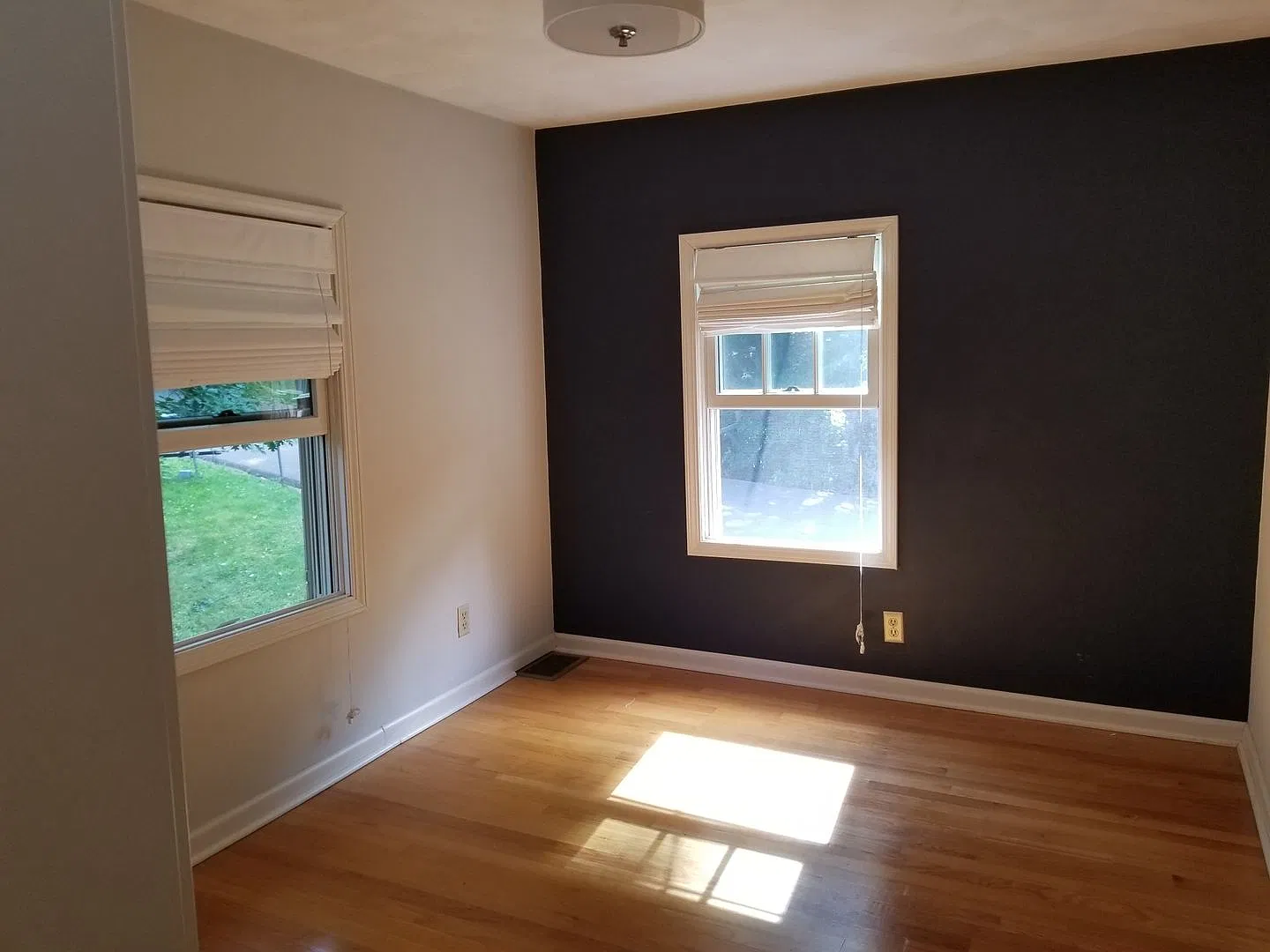 Pristine Single-Family Home on the South Side — Photo 3