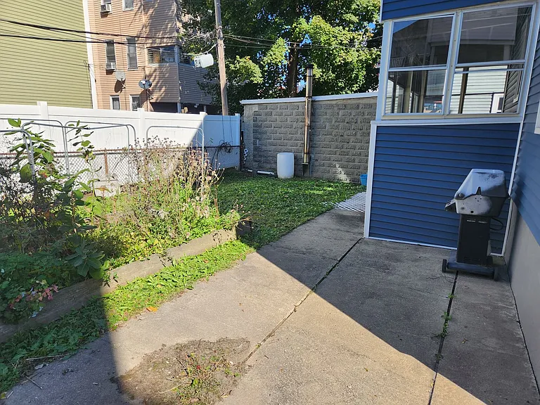 14-16 Rhode Island Ave — Photo 11