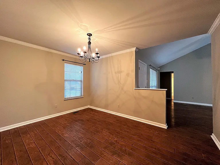 10025 Highgate Cir — Photo 7