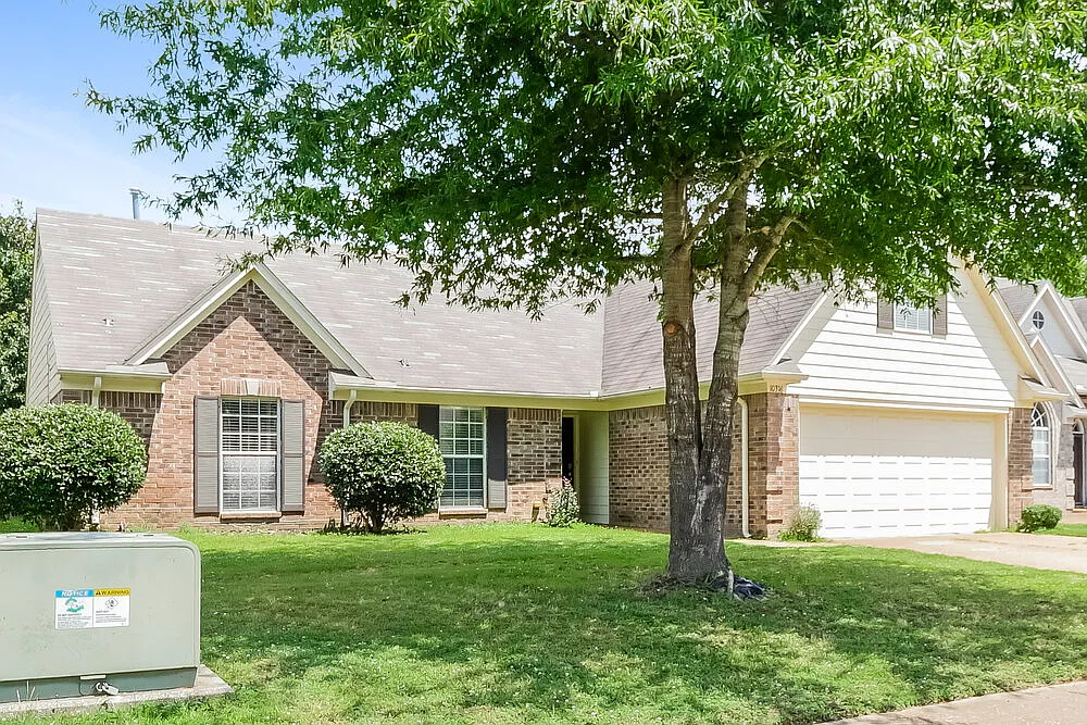 4 bed, 2.0 bath, 1757 sqft, $1,930 — Photo 4