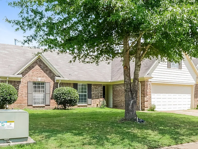 10316 Cottage Oaks Dr — Photo 4