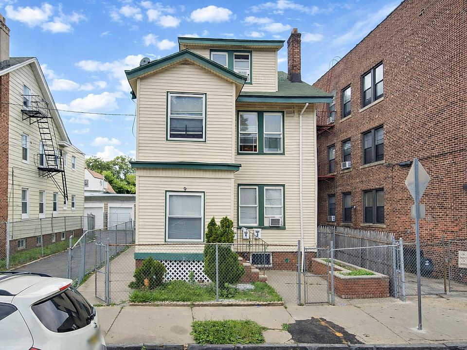 1st image of 9 Tillinghast St Floor 1