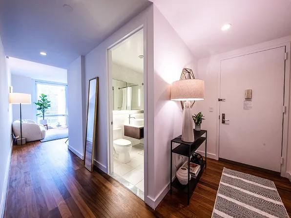 620 West 42nd Street image 1 of 11