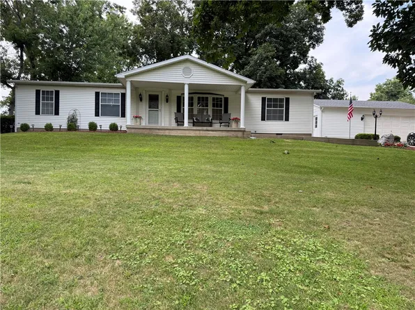 145 W Steidl Rd, Paris, IL 61944