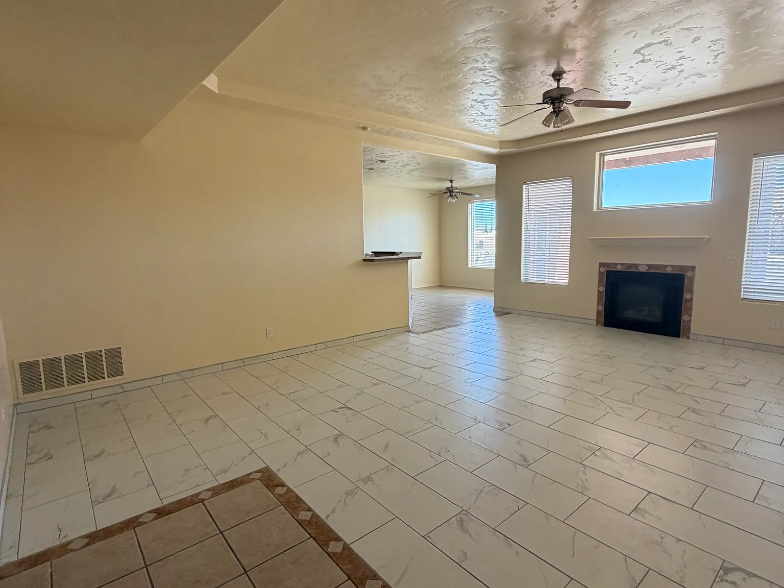 3 bed, 1836 sqft, $1,700 — Photo 2