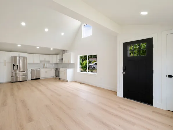 8420 47th Ave S, Seattle, WA 98118