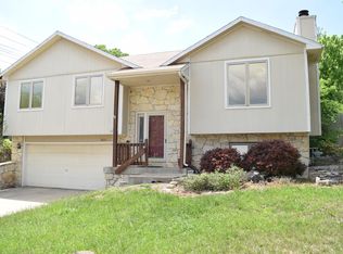 3647 SW Skyview Dr, Topeka, KS 66614