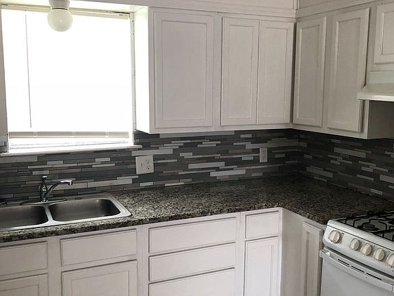 3rd image of 4418 Lynn Ln APT 71