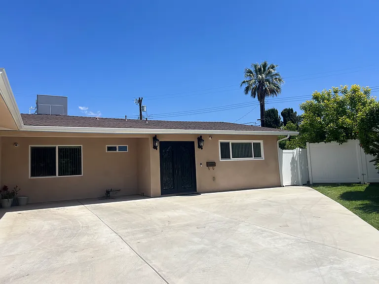 16349 Flanders St — Photo 1