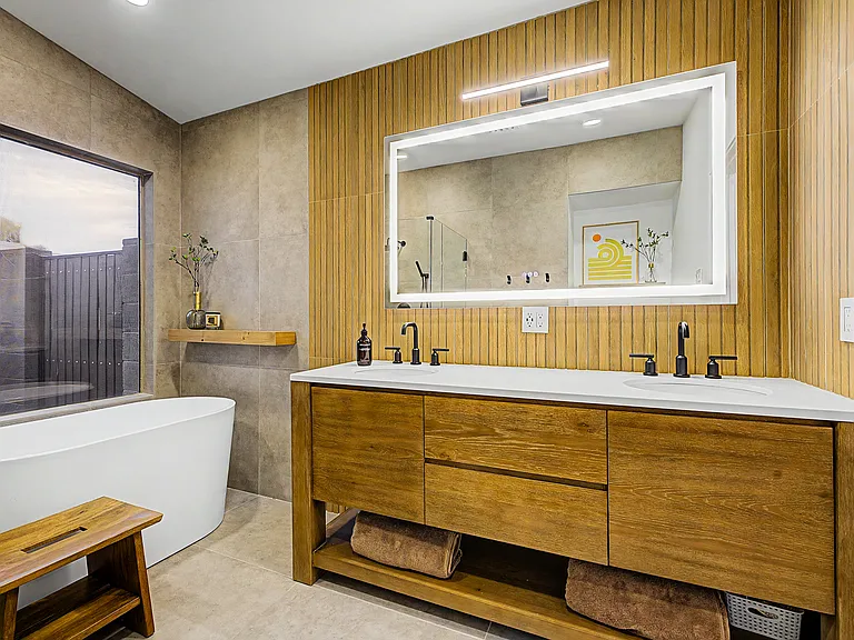 1053 E Bart St — Photo 36