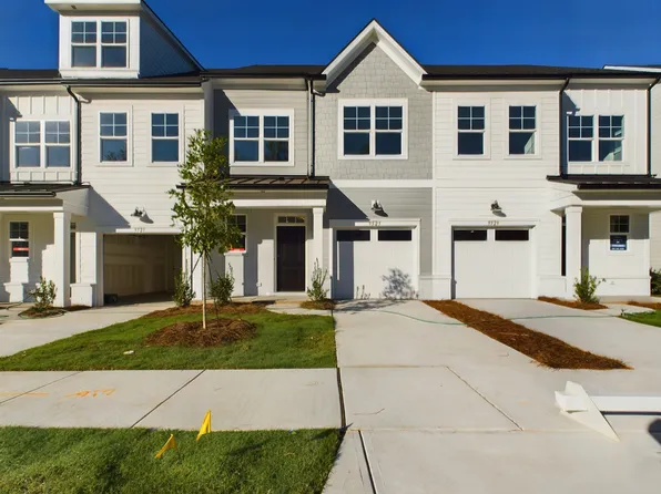 9525 Munsing Dr, Charlotte, NC 28269